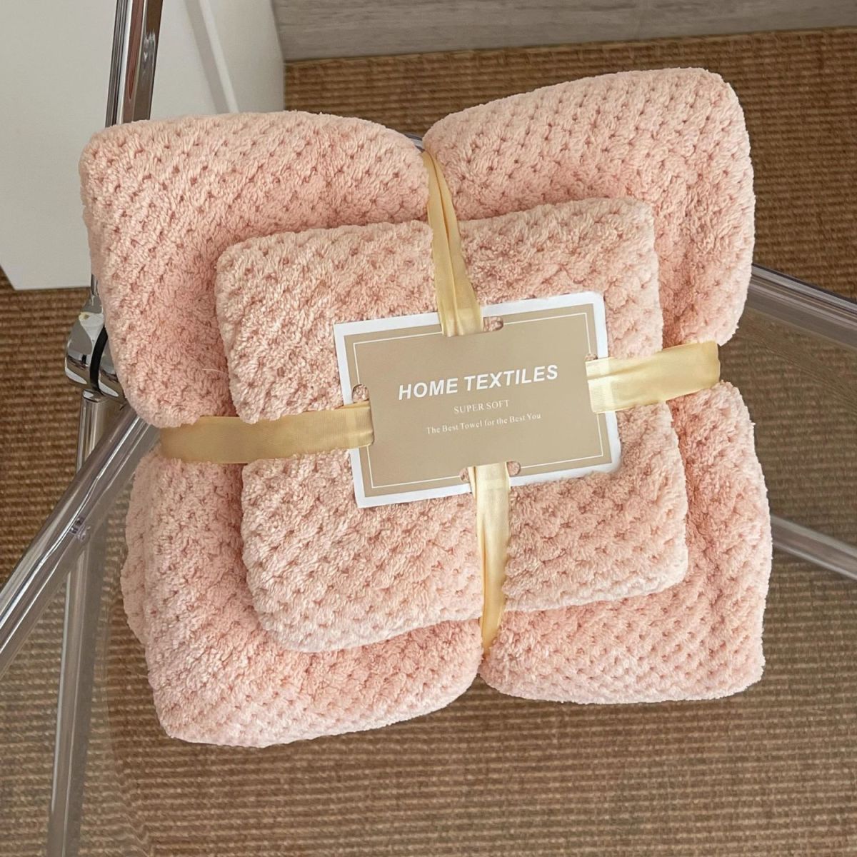 [Over 10,000 sold] A two-piece set of bath towels and towels that are more absorbent than pure cotton. It dries quickly for adults and children and does not shed hair