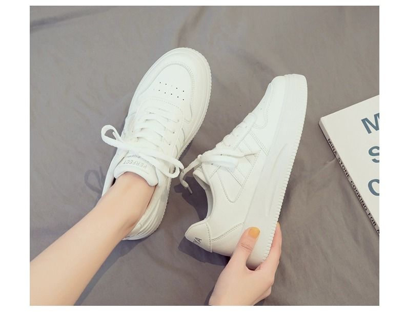 [Over 25,000 sold] Little White Shoes Women  Instagram Versatile Spring and Autumn Student Korean Edition Popular Soft Sole Casual Sports Board Shoes